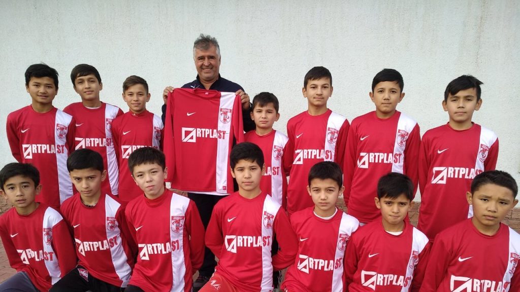 Спартак Ташкент презентовал новую форму